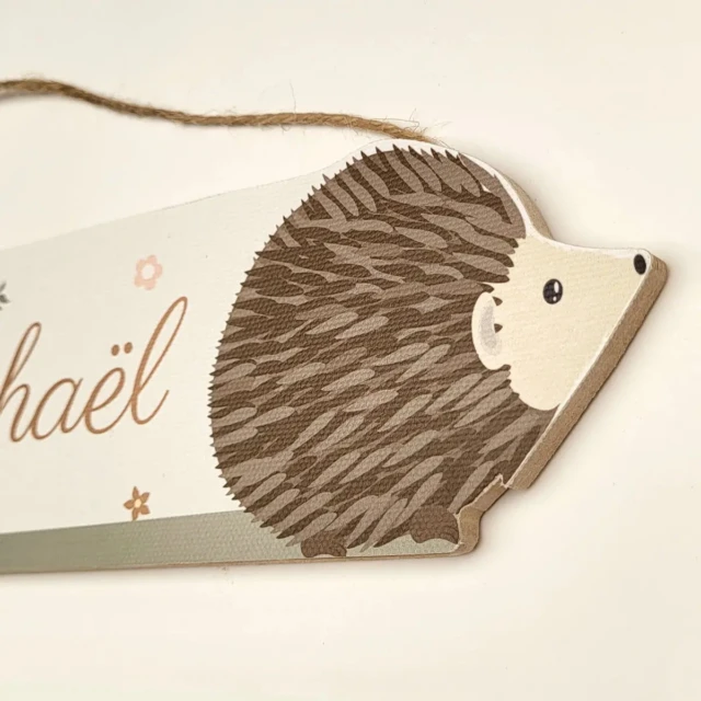 Atelier Baby'Sphère - Plaque de porte personnalisée hérisson