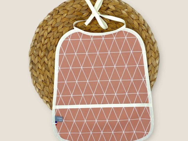bavoir serviette impermeable triangles Les Mômes des Dômes - Bavoir serviette imperméable triangles