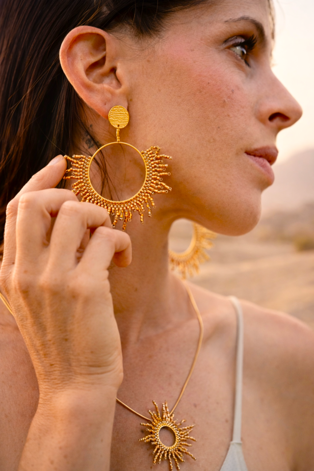 boutique-valdyria-apollisia-solaris-collier-sautoir-portrait
