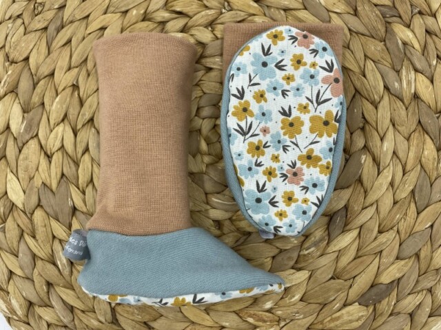 chaussons de portage capucine Les Mômes des Dômes - Chaussons de portage Capucine
