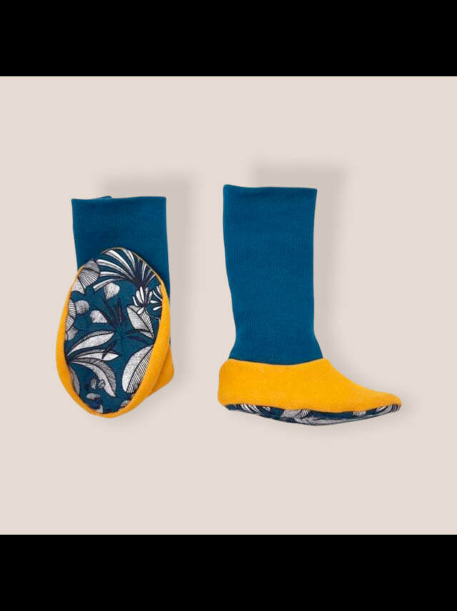 Chaussons de portage Moana par la marque Les Mômes des Dômes Les Mômes des Dômes - Chaussons de portage Moana