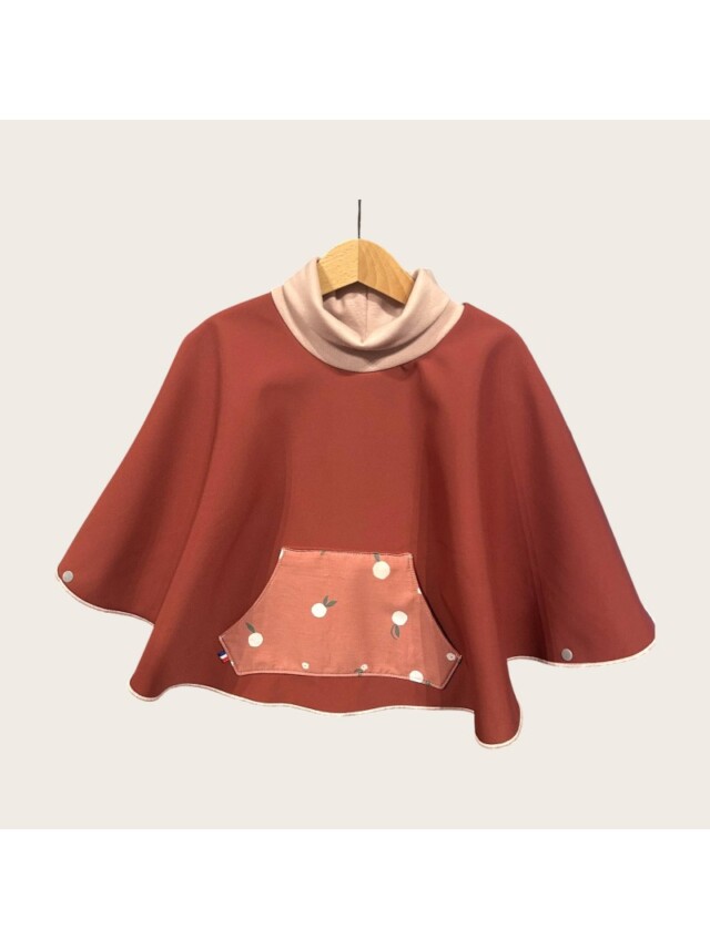 CHO poche Ombelline – Poncho par la marque Les Mômes des Dômes Les Mômes des Dômes - CHO poche Ombelline – Poncho
