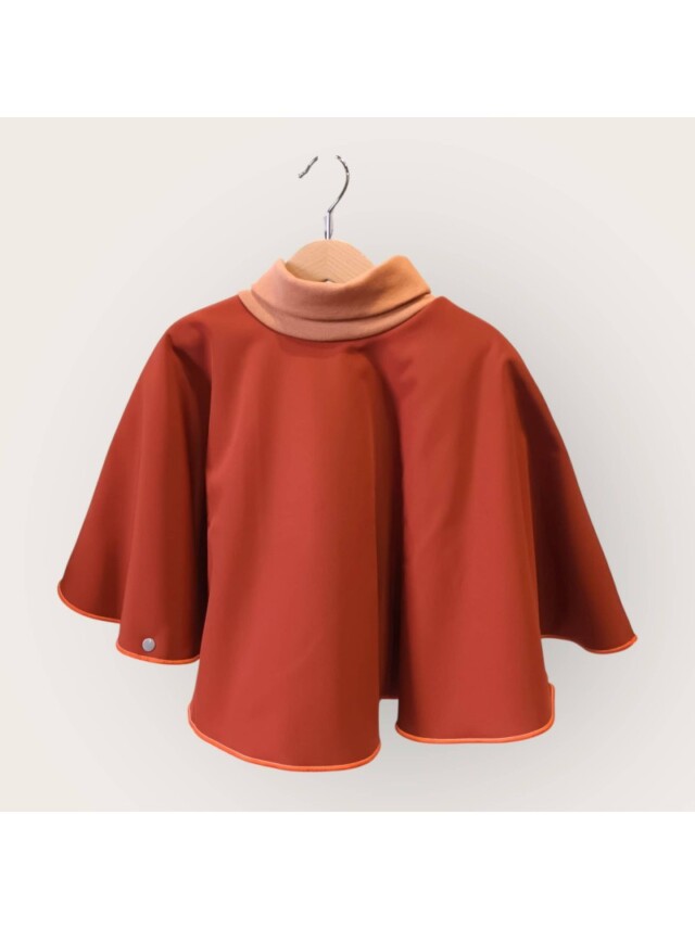 CHO Poncho spécial voiture approuvé par Sécurange – Brique par la marque Les Mômes des Dômes Les Mômes des Dômes - CHO Poncho spécial voiture approuvé par Sécurange – Brique