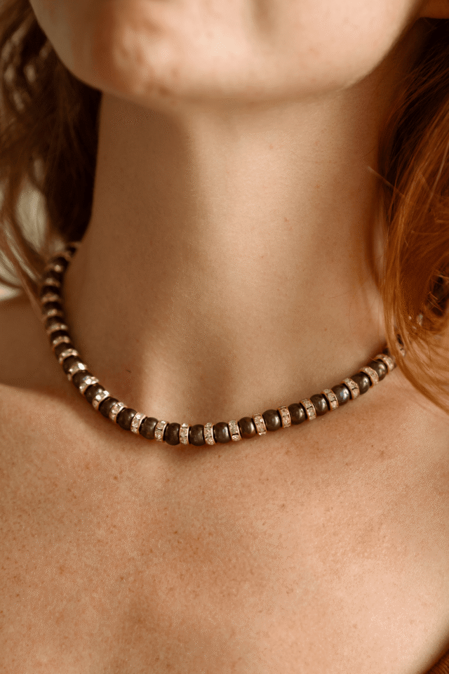 Parure Collier & Bracelet Perles de Culture Noires avec Diamants – Madame Bovary par la marque NEIJE NEIJE - Parure Collier & Bracelet Perles de Culture Noires avec Diamants – Madame Bovary