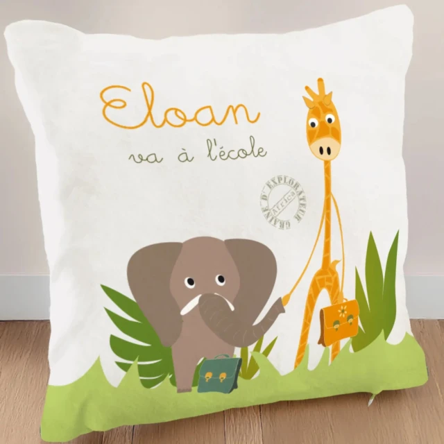 L’Atelier BABY’SPHERE - Coussin de la girafe et de l’éléphant partant à l’école