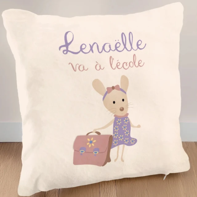 L’Atelier BABY’SPHERE - Coussin fille souris élégante spécial rentrée des classes