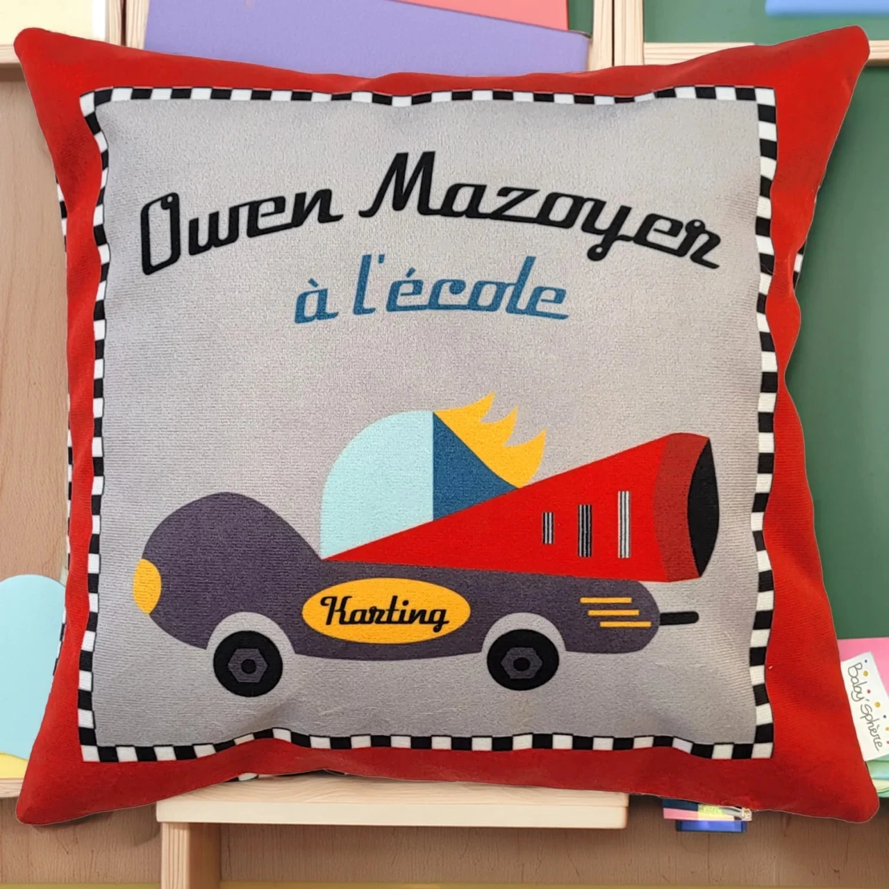 coussin fan de voiture ecole Atelier Baby’Sphère - Coussin d'un fan de voiture en route vers l'école