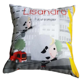 L’Atelier BABY’SPHERE - Coussin prénom au feu les pompiers !