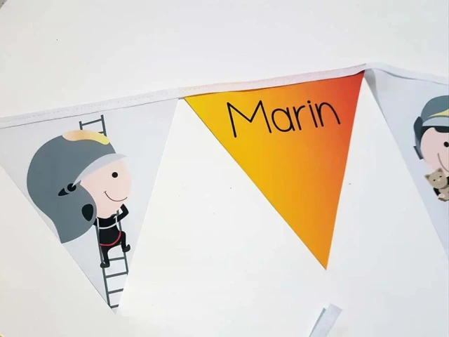 L’Atelier BABY’SPHERE - Guirlande prénom pompier en action – 6 fanions