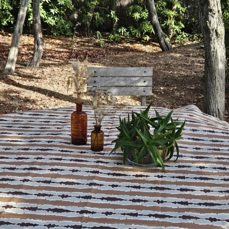 Fleur de Soleil - Nappe coton enduit ikat chocolat