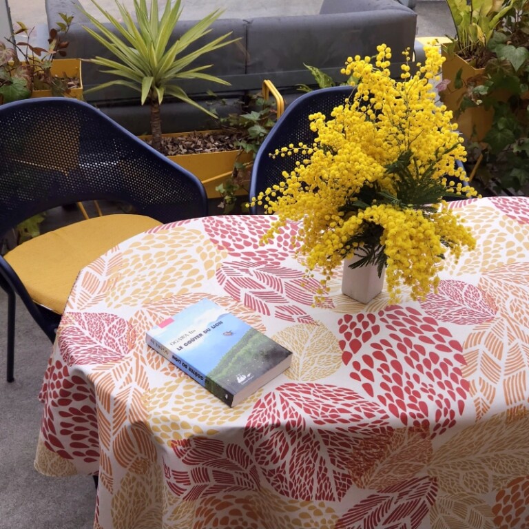 Fleur de Soleil - Nappe enduite ronde ou ovale Feuilles Jaunes