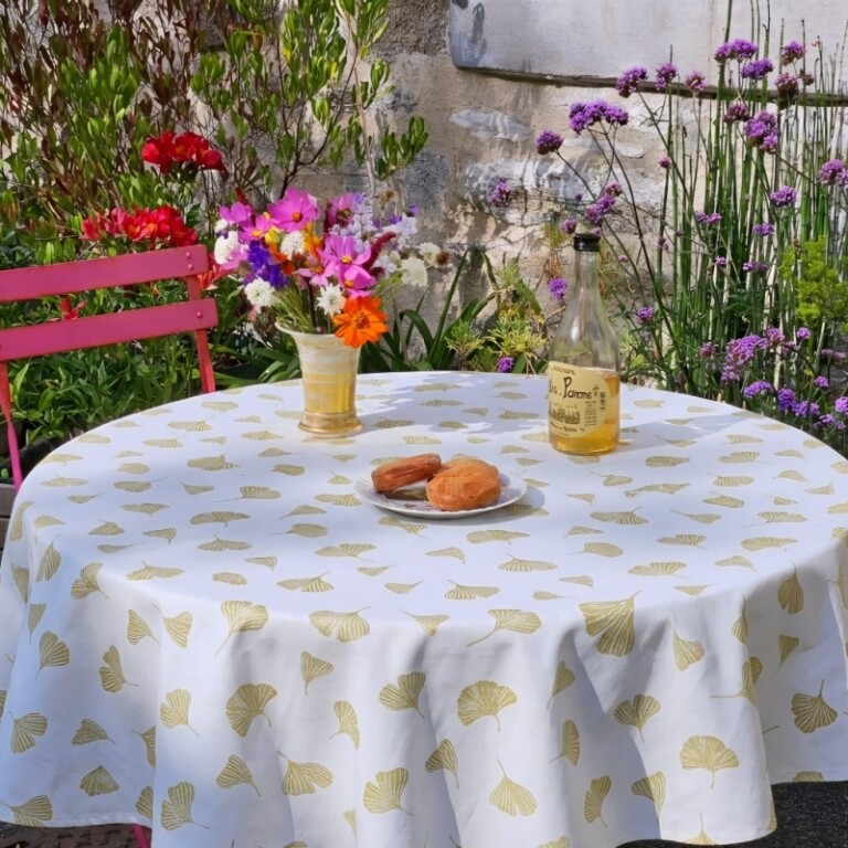 Fleur de Soleil - Nappe enduite ronde ou ovale Ginkgo doré