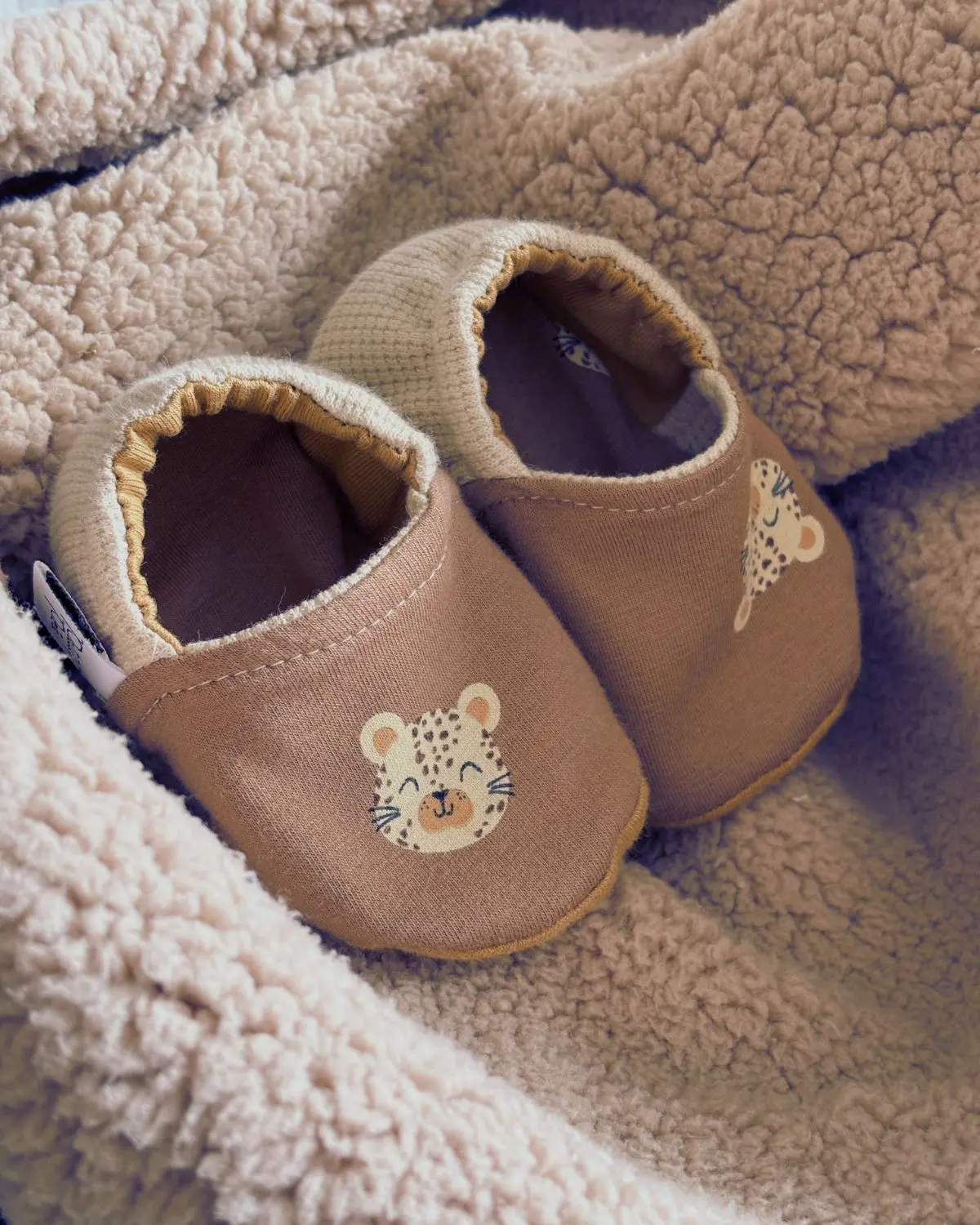 Petit-pote-chaussons-souples-bebe