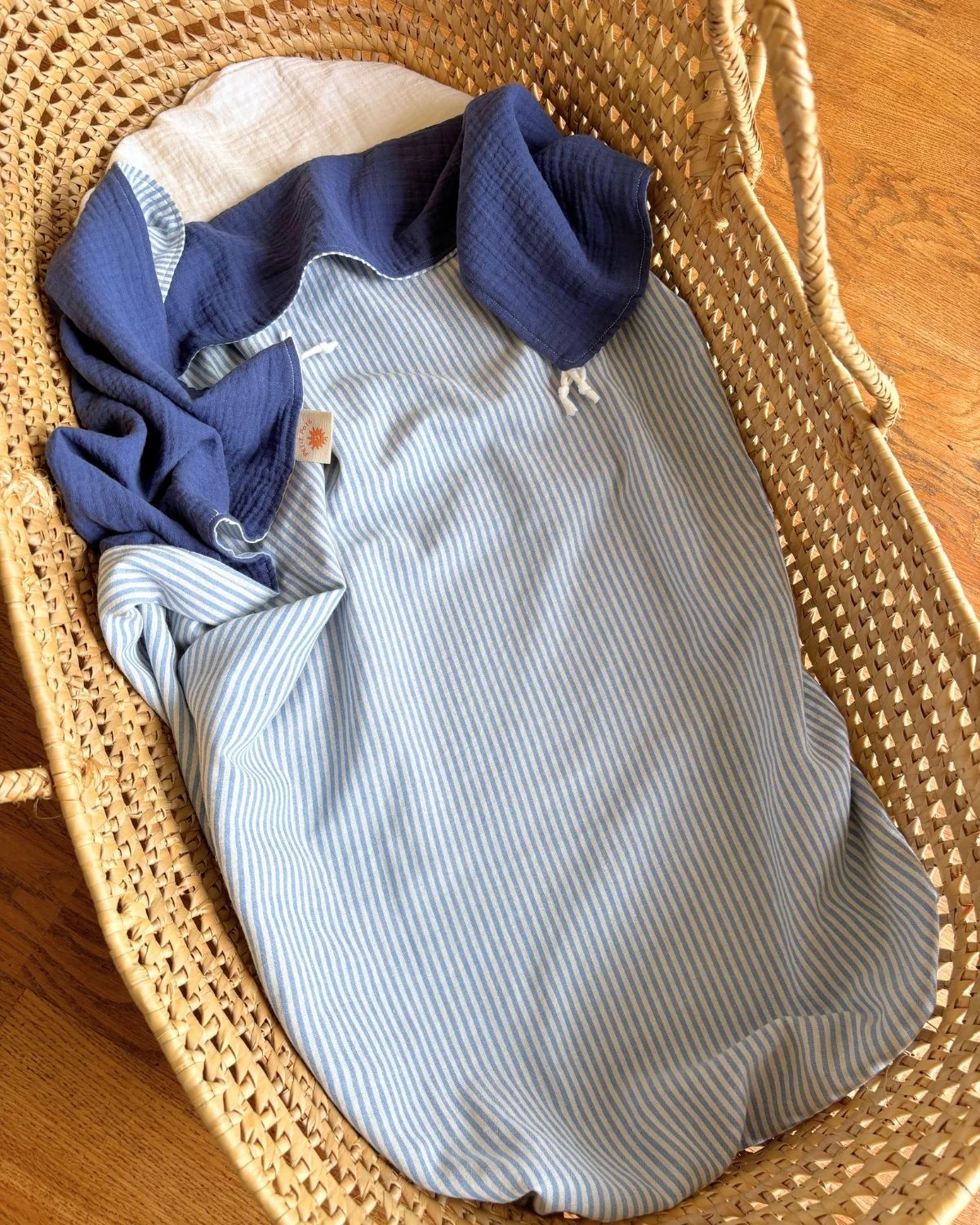 Petit-pote-couverture-legere-bebe-bleu