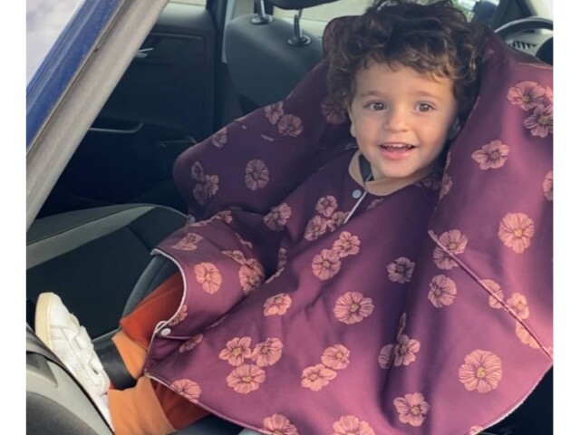 poncho avec ouverture special voiture approuve par securange agathe Les Mômes des Dômes - Poncho avec ouverture spécial voiture approuvé par Sécurange - Agathe