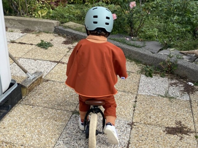 poncho avec ouverture special voiture approuve par securange brique Les Mômes des Dômes - Poncho avec ouverture spécial voiture approuvé par Sécurange - Brique