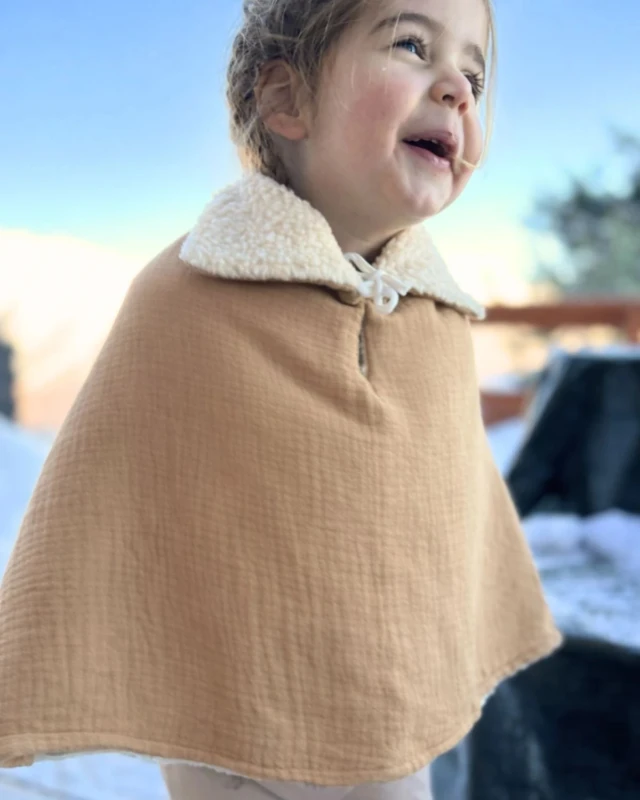 Petit Pote - Poncho bébé enfant coton bio / Doublure écrue – Taille unique / Camel