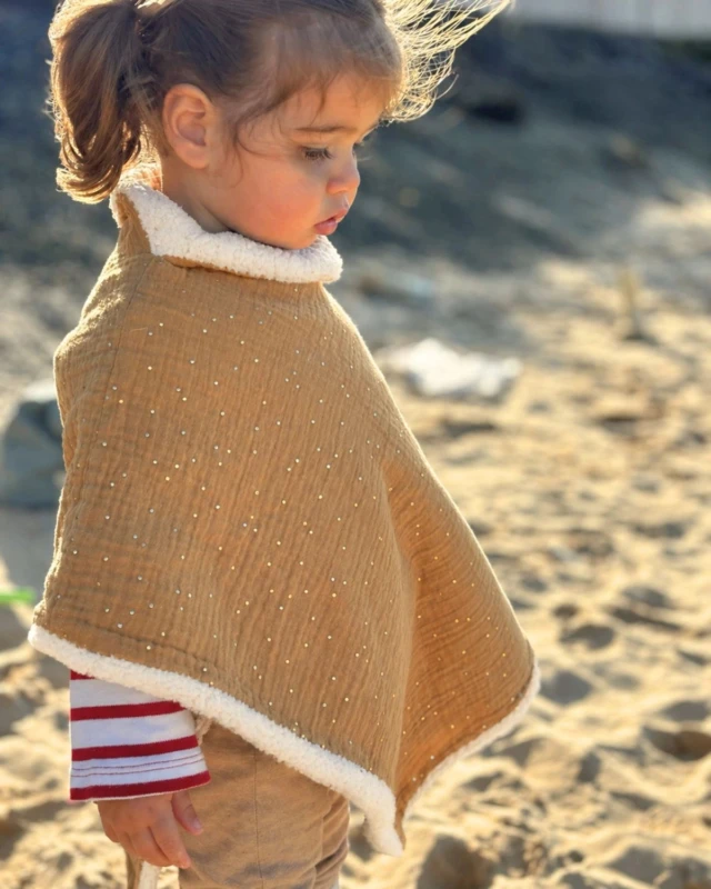 Petit Pote - Poncho bébé enfant pois dorés