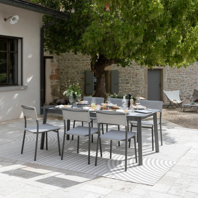 Table de repas extensible LAFUMA MOBILIER Oron HPL 6-8 personnes GRIS FUSAIN par la marque LAFUMA Mobilier LAFUMA Mobilier - Table de repas extensible LAFUMA MOBILIER Oron HPL 6-8 personnes GRIS FUSAIN