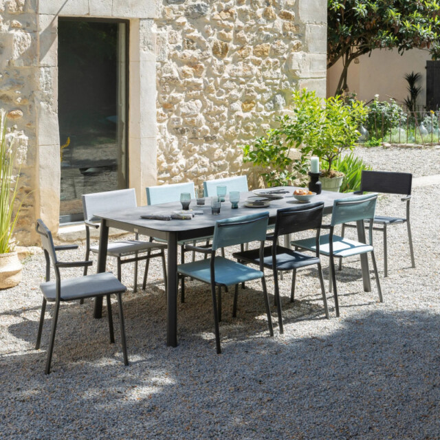 Table de repas extensible LAFUMA MOBILIER Oron HPL 8-10 personnes GRIS CIMENT par la marque LAFUMA Mobilier LAFUMA Mobilier - Table de repas extensible LAFUMA MOBILIER Oron HPL 8-10 personnes GRIS CIMENT