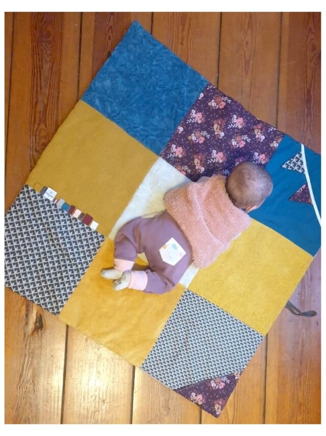 Tapis d’éveil Hambourg par la marque Les Mômes des Dômes Les Mômes des Dômes - Tapis d’éveil Hambourg
