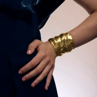 Violaine-Muras-bracelet-manchette
