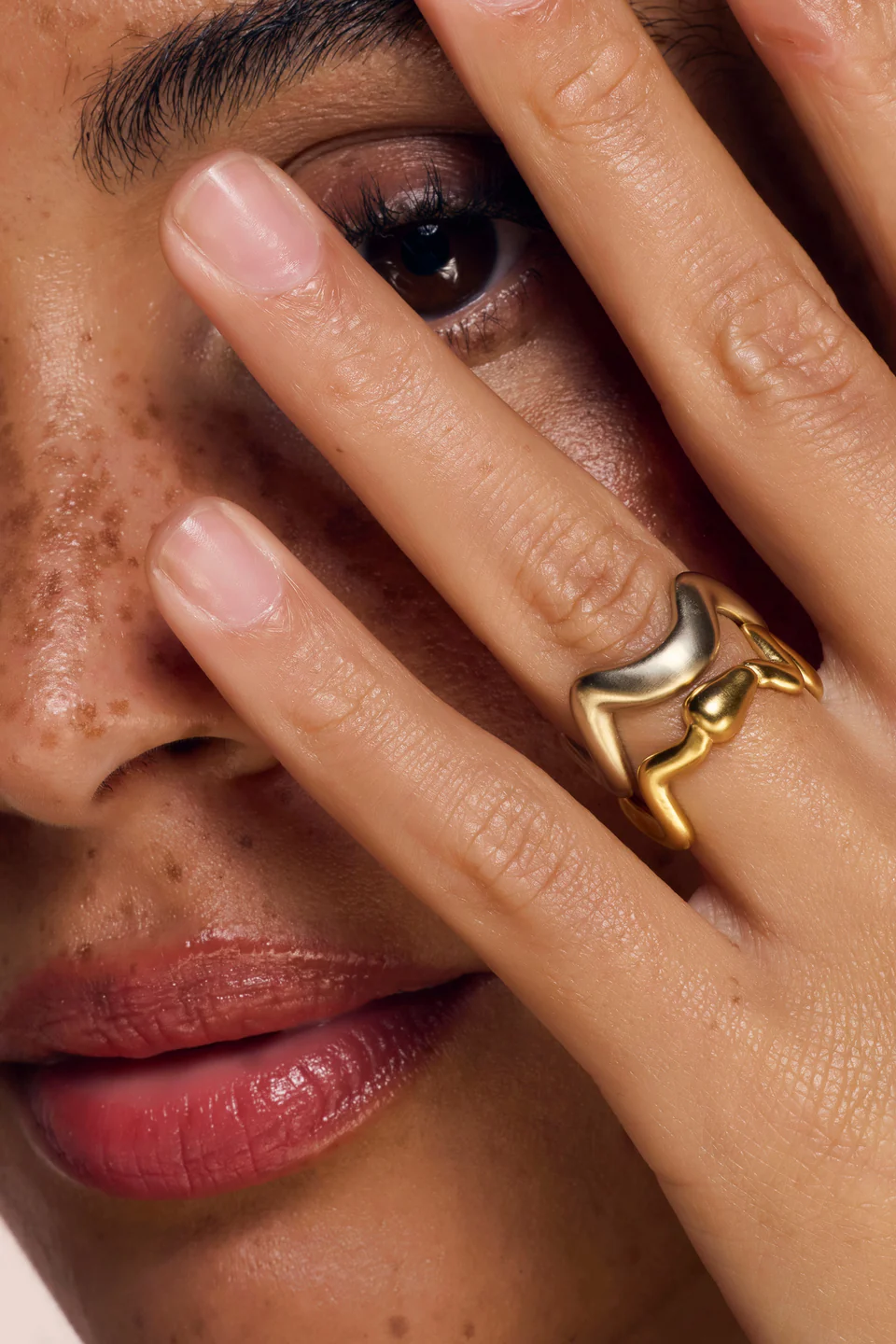 Violaine-Muras-Snake-ring-yellow-gold