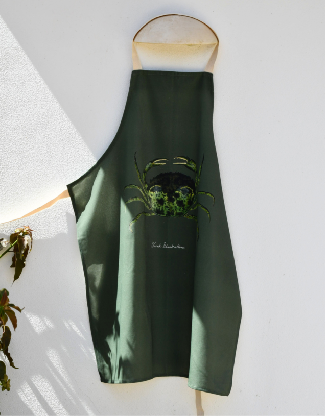 Tablier Vert Fougère 100% coton : Le Crabe Vert par la marque Varek Illustrations Varek Illustrations - Tablier Vert Fougère 100% coton : Le Crabe Vert