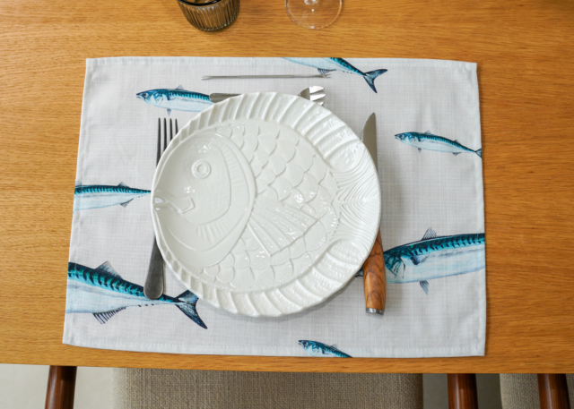 Set de table en coton enduit : Maquereau par la marque Varek Illustrations Varek Illustrations - Set de table en coton enduit : Maquereau