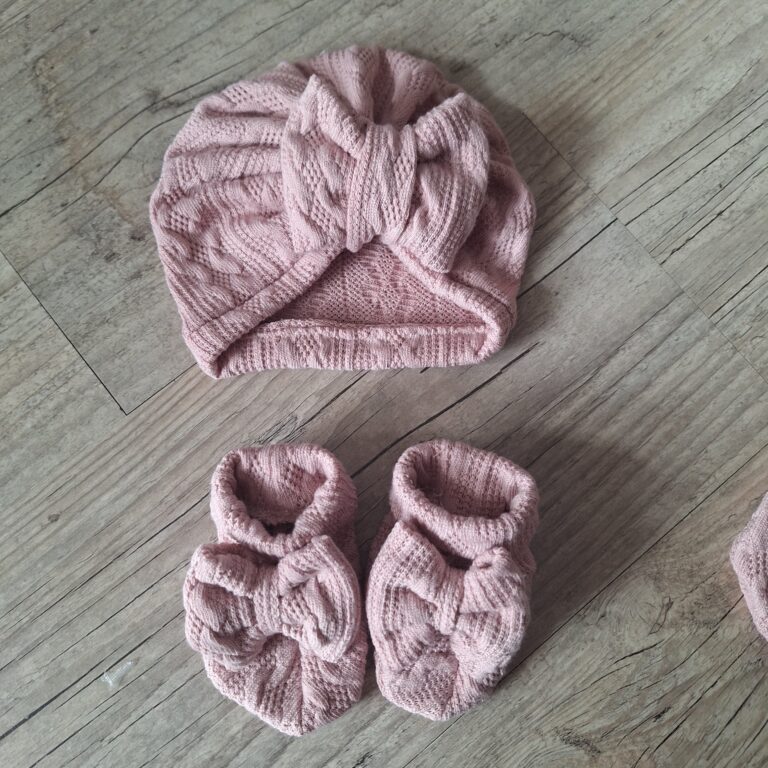 La Fabrique A DeDeuh - Ensemble en tissu maille de coton façon tricot jacquard Turban nœud + moufles + bandeau + chaussons assortis – Turban+moufles / 9.12 mois