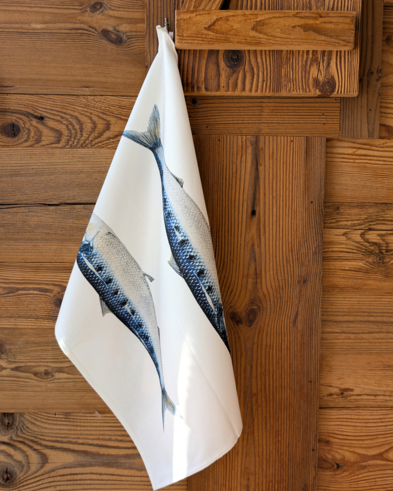 22 649486b1 997d 43f5 bc49 88521005d89c varek.illustrations - Torchon 100% coton : Les Sardines