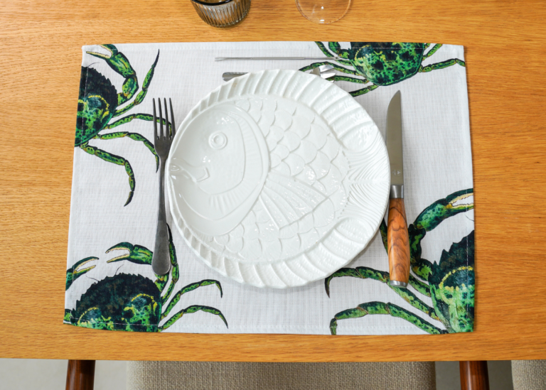 varek.illustrations - Set de table en coton enduit : Crabe Vert