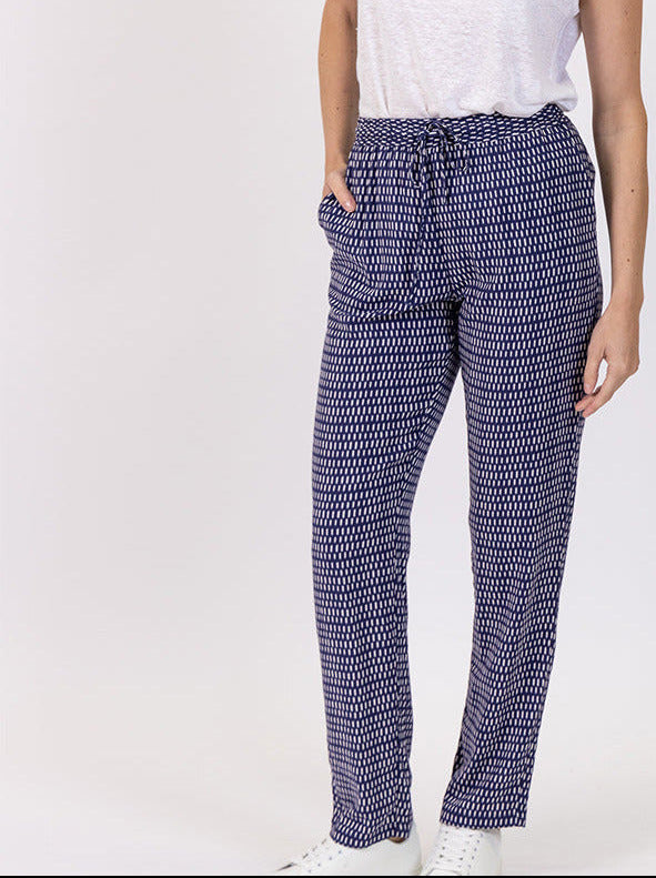 Pantalon femme en viscose imprimé graphique bleu par la marque MAISON SOLFIN MAISON SOLFIN - Pantalon femme en viscose imprimé graphique bleu