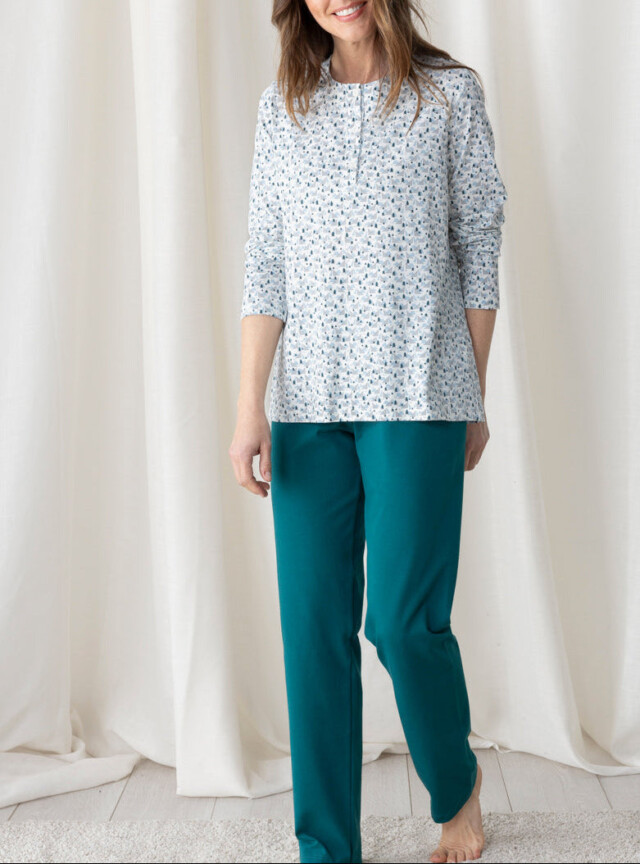 Pyjama femme en maille jersey sapins verts par la marque MAISON SOLFIN MAISON SOLFIN - Pyjama femme en maille jersey sapins verts