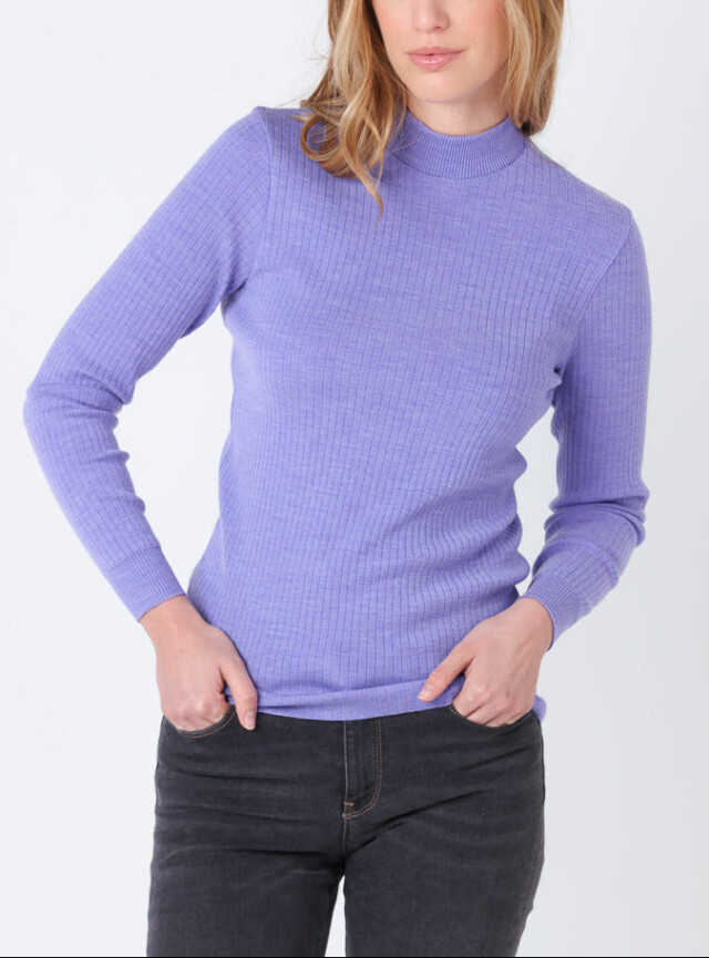 Pull chaussette femme col cheminee laine mérinos Violet Parme par la marque MAISON SOLFIN MAISON SOLFIN - Pull chaussette femme col cheminee laine mérinos Violet Parme