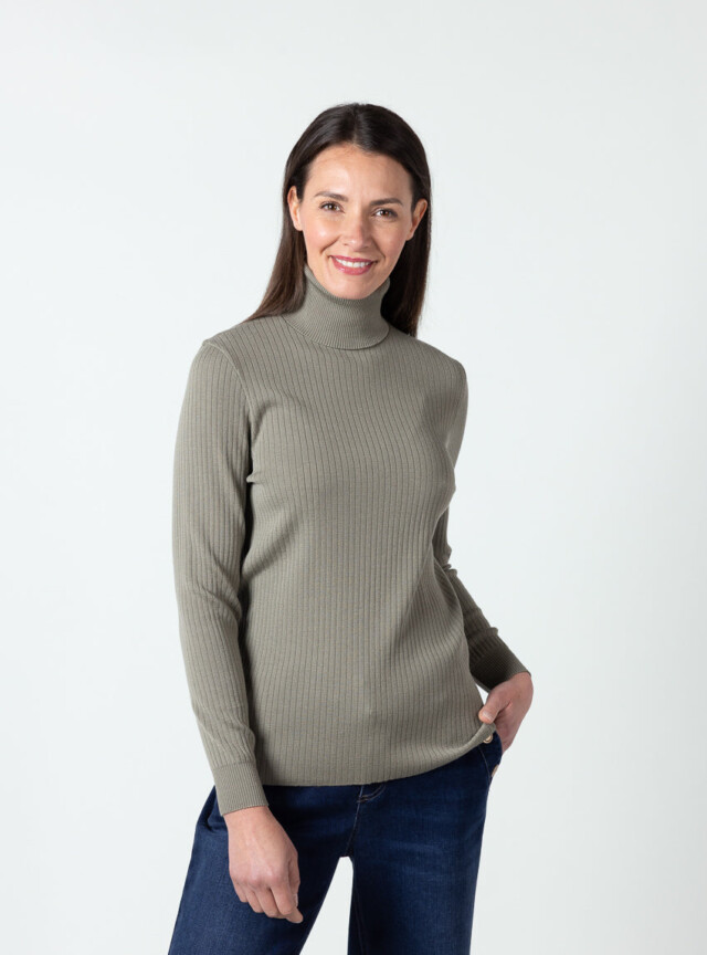 Pull chaussette femme col roule en laine mérinos Vert Olive par la marque MAISON SOLFIN MAISON SOLFIN - Pull chaussette femme col roule en laine mérinos Vert Olive