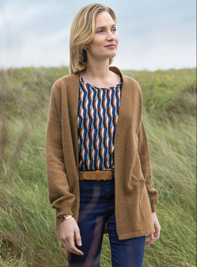 Gilet femme long en laine recyclée beige par la marque MAISON SOLFIN MAISON SOLFIN - Gilet femme long en laine recyclée beige