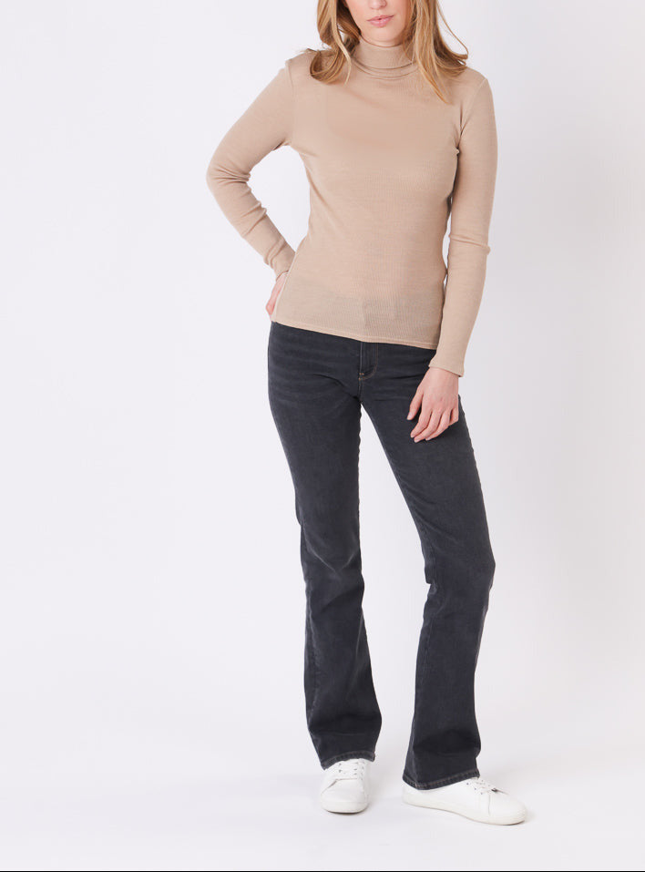 Maison Solfin - Pull chaussette col roulé laine et soie beige – 5