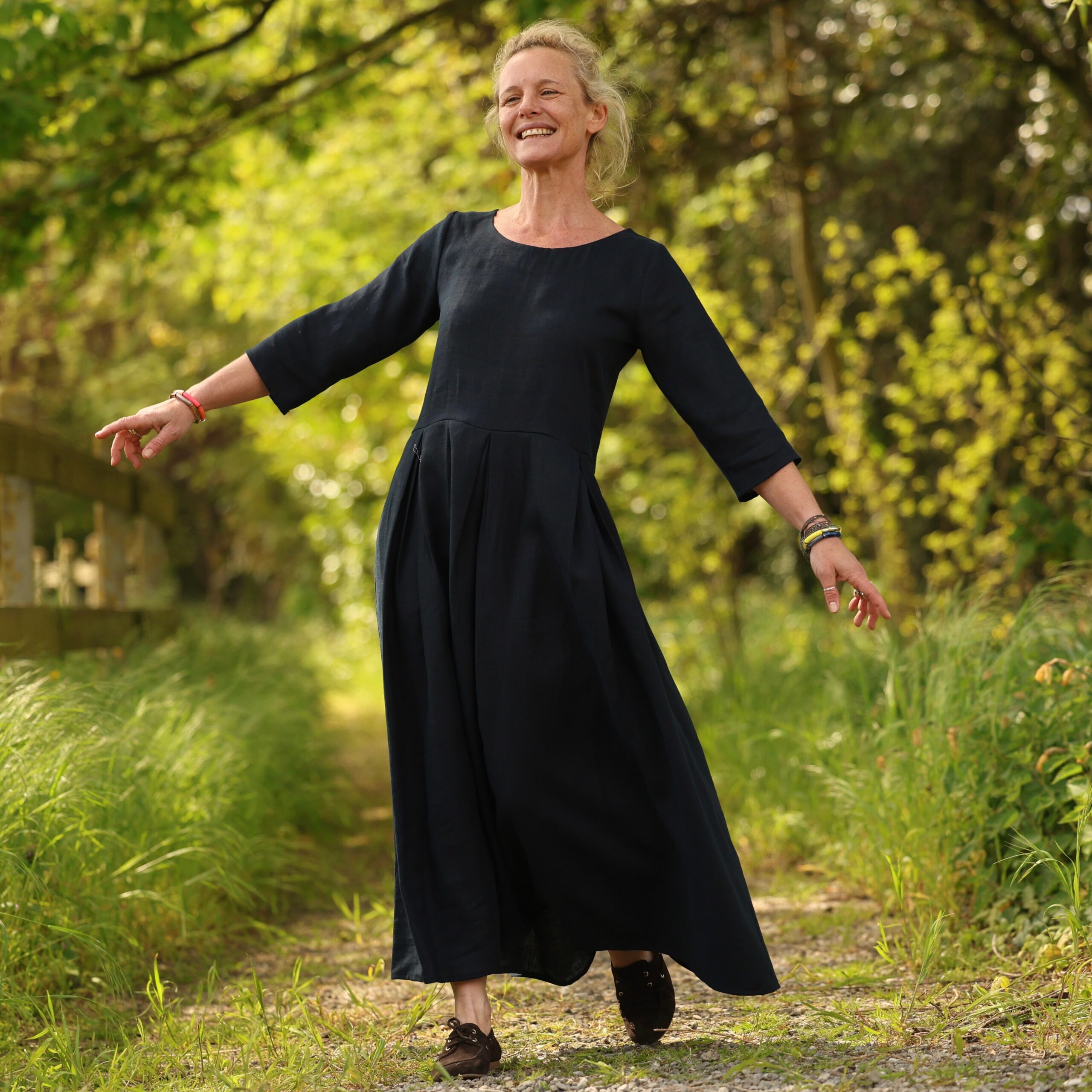 Quintessence - Robe Louisa manches 3/4 – Lin marine – XL