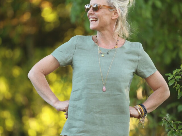 7Z9A2754 Quintessence - Blouse Emeline en lin vert cactus – 3XL