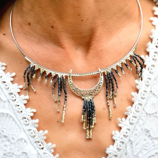 valdyria.com - Collier Majestueux Artemesia Lunaris