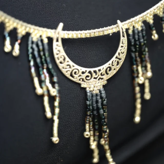 valdyria.com - Collier Majestueux Artemesia Lunaris