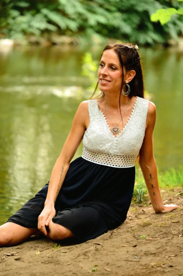 valdyria.com - Collier à Pendentif Artemesia Lunaris
