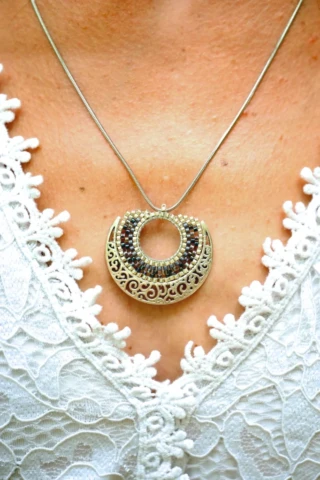 Collier à Pendentif Artemesia Lunaris par la marque Valdyria Valdyria - Collier à Pendentif Artemesia Lunaris