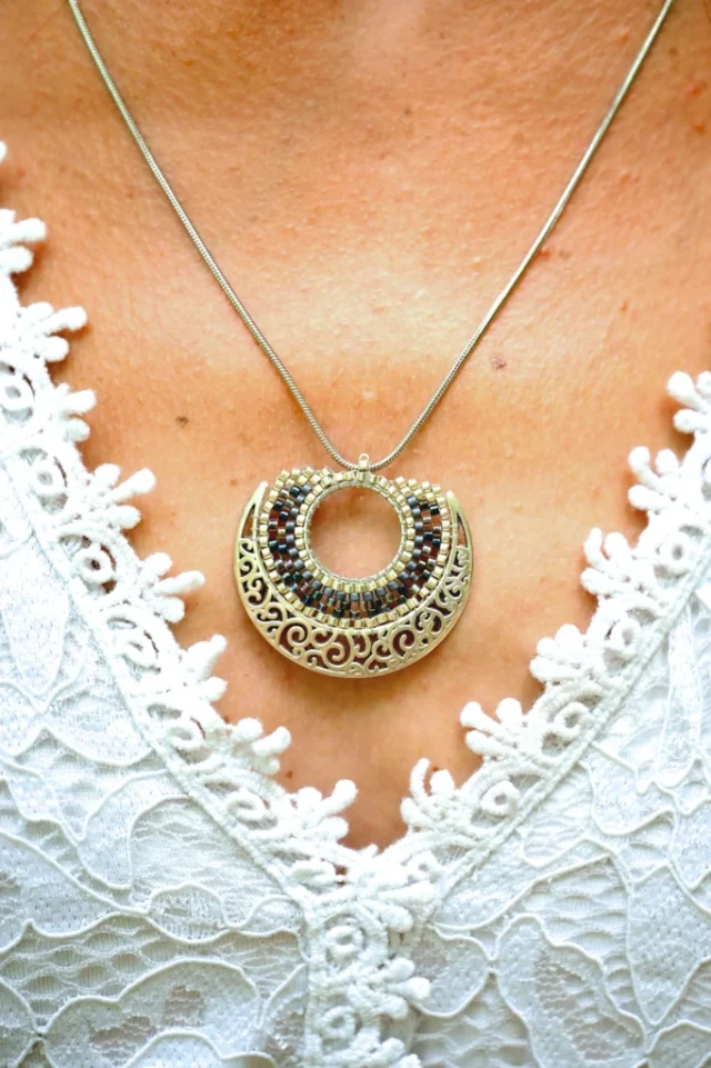 Collier à Pendentif Artemesia Lunaris par la marque Valdyria Valdyria - Collier à Pendentif Artemesia Lunaris