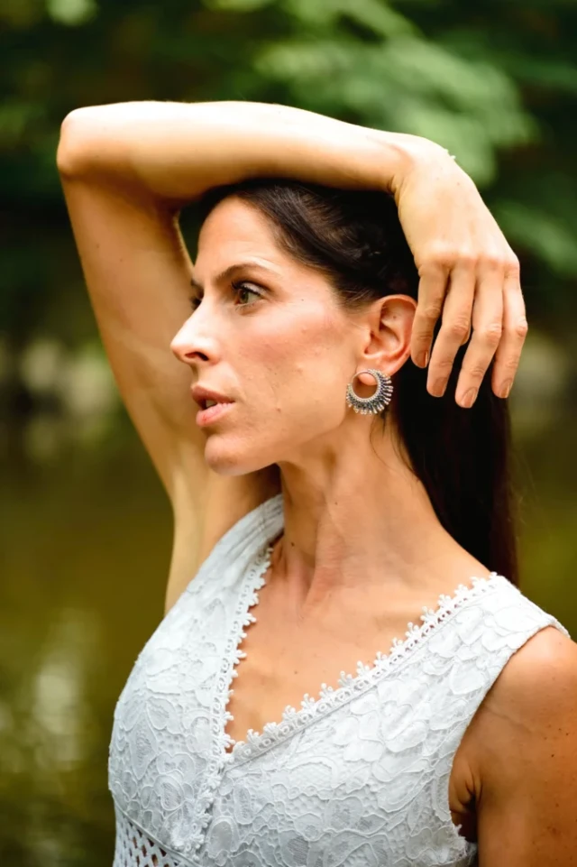valdyria.com - Petites Boucles D’oreilles Artemesia Lunaris