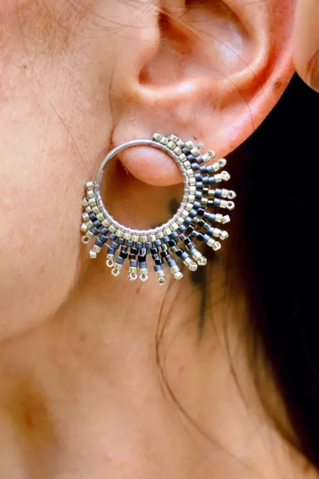Petites Boucles D’oreilles Artemesia Lunaris par la marque Valdyria Valdyria - Petites Boucles D’oreilles Artemesia Lunaris
