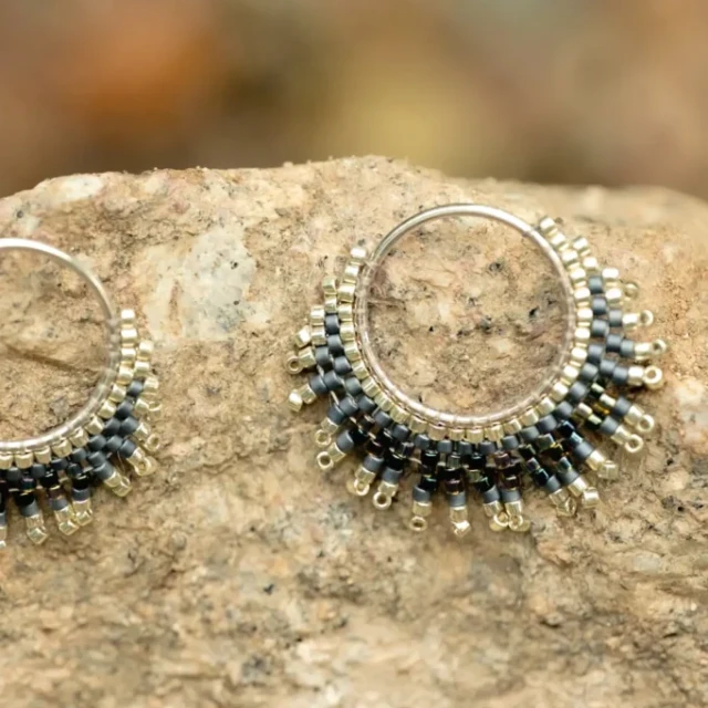 valdyria.com - Petites Boucles D’oreilles Artemesia Lunaris