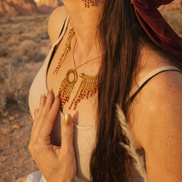 Valdyria - Collier Majestueux Amaziga Rubra