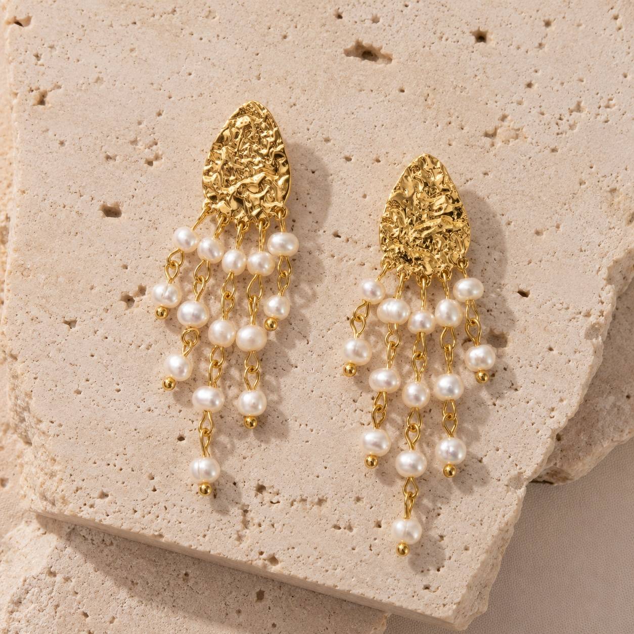 Boucles doreilles Medusa en acier inoxydable et perles deau douce 3 Maison Mallow - Boucles d'oreilles Médusa